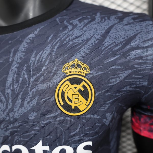 Camiseta Especial Versión Jugador Real Madrid 2024/2025 - Imagen 3