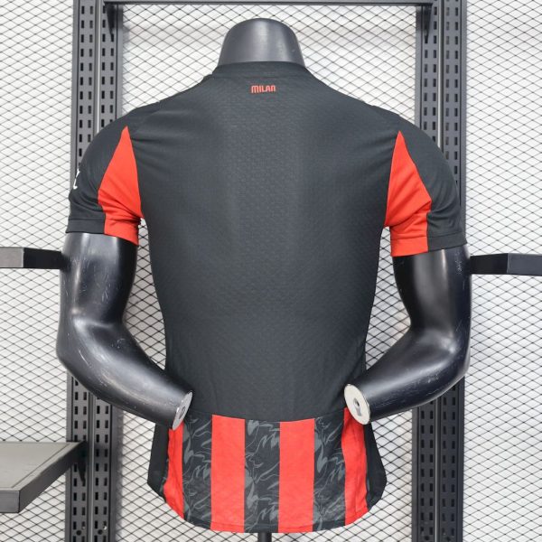 1ª Camiseta Versión Jugador AC Milán 2025/2026 - Imagen 2