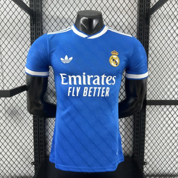 3ª Camiseta Versión Jugador Real Madrid 2025/2026