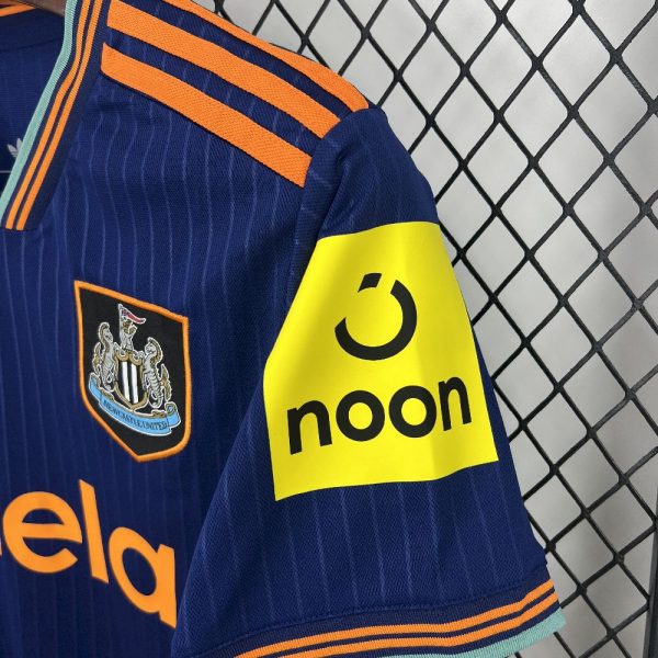 3ª Camiseta Newcastle 2025/2026 - Imagen 6