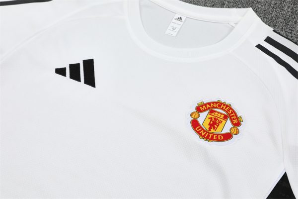 Conjunto Entrenamiento Niño Manchester United 2025/2026 - Imagen 3