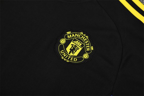 Conjunto Entrenamiento Niño Manchester United 2025/2026 - Imagen 3